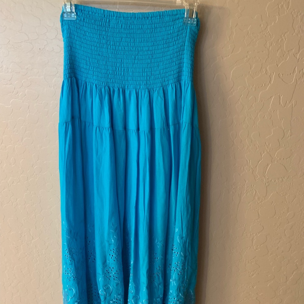 Ladies turquoise strapless knee length dress